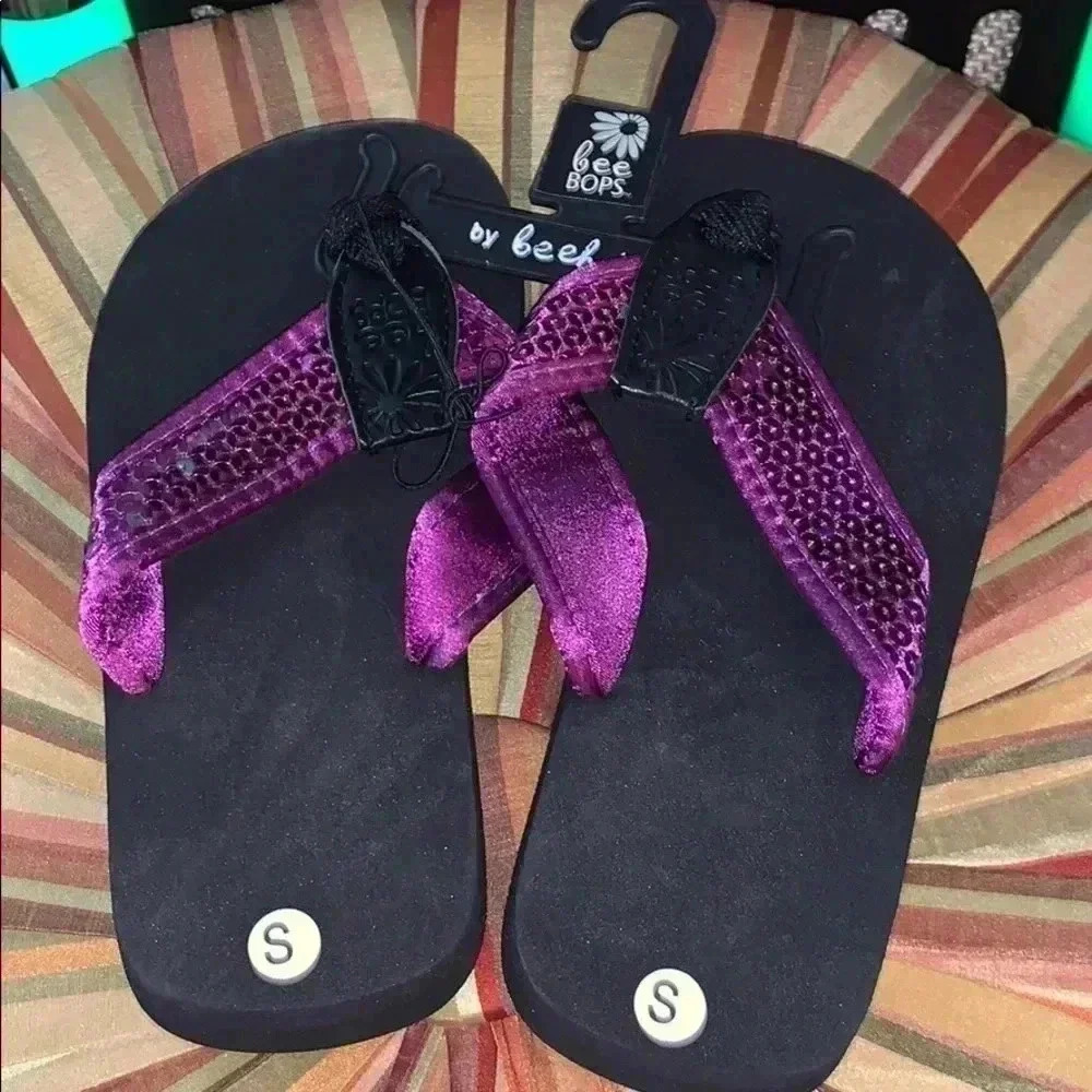 Girls black/purple Flip flops size small